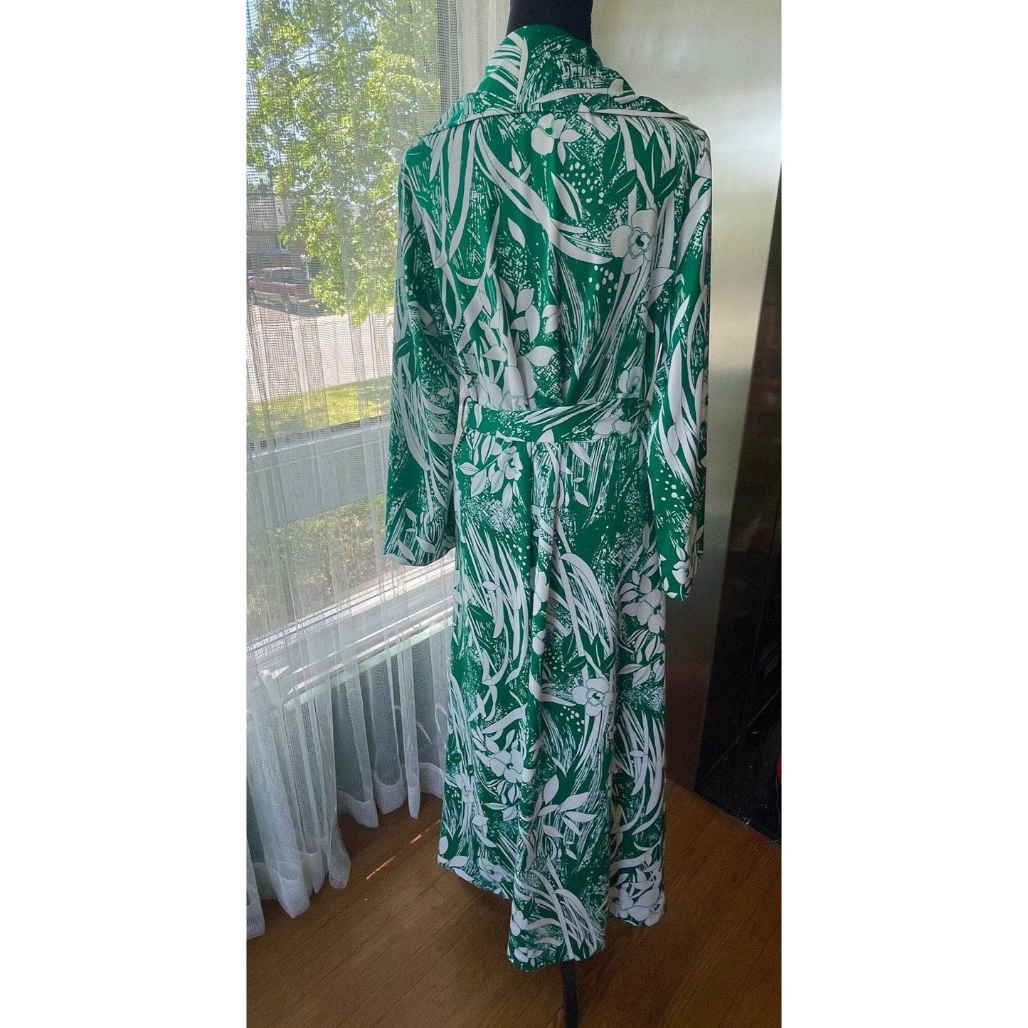 Vintage 70s house dress, green floral