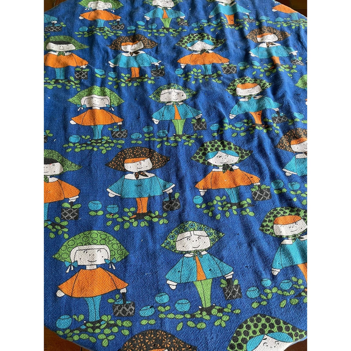 Vintage 70s handmade quilt, throw