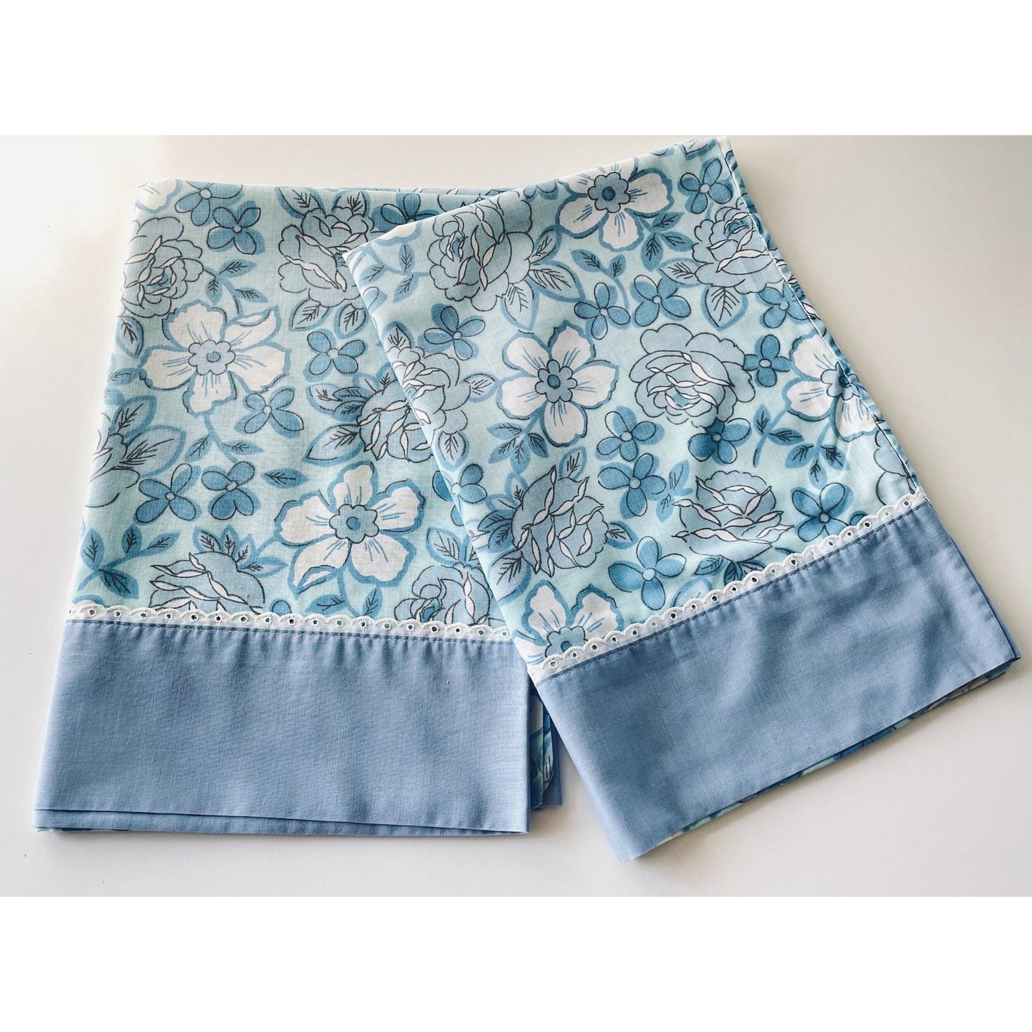 Vintage 70s pillowcases, blue flowers , Dan River Dantrel