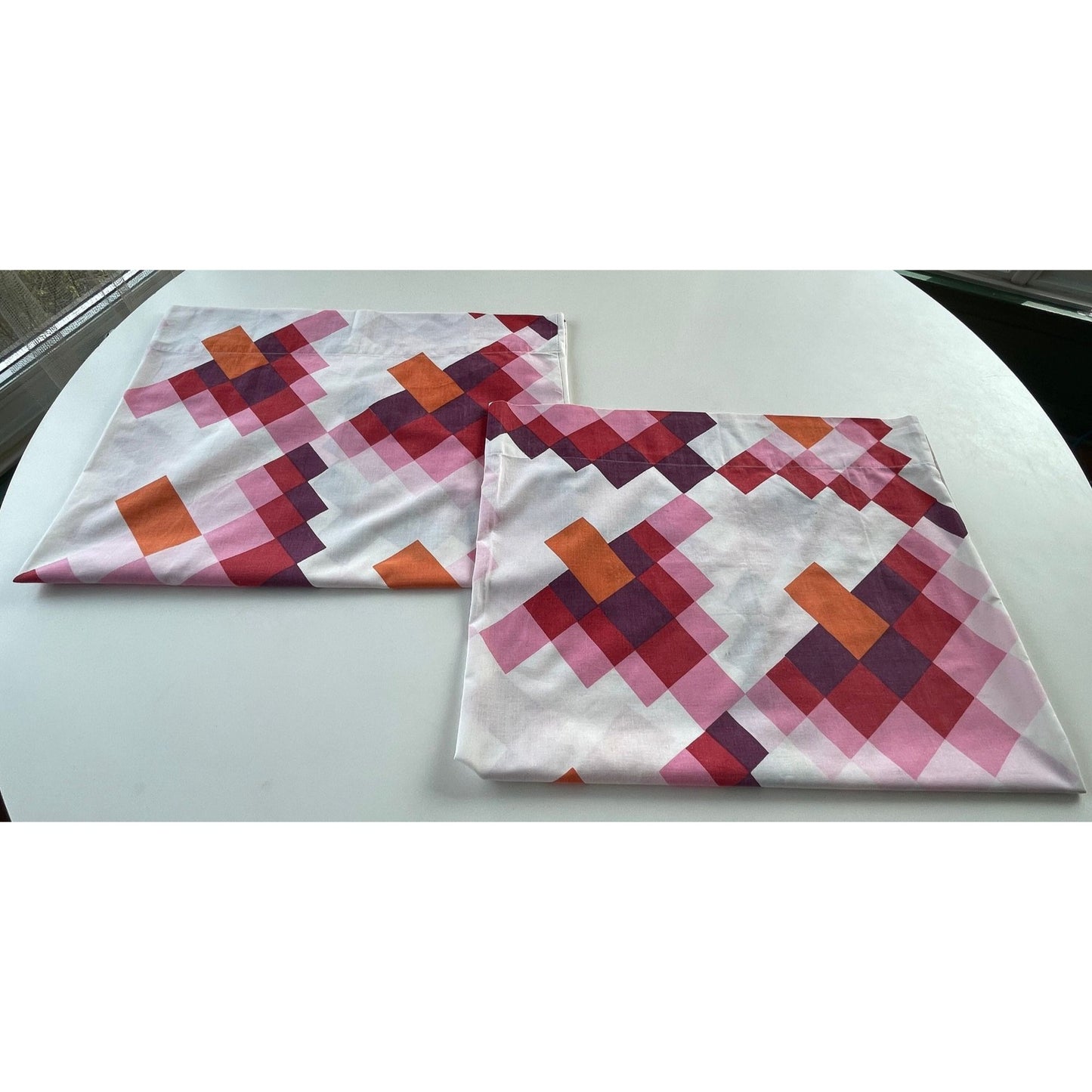 Vintage 70s geometric pillowcases, Truprest