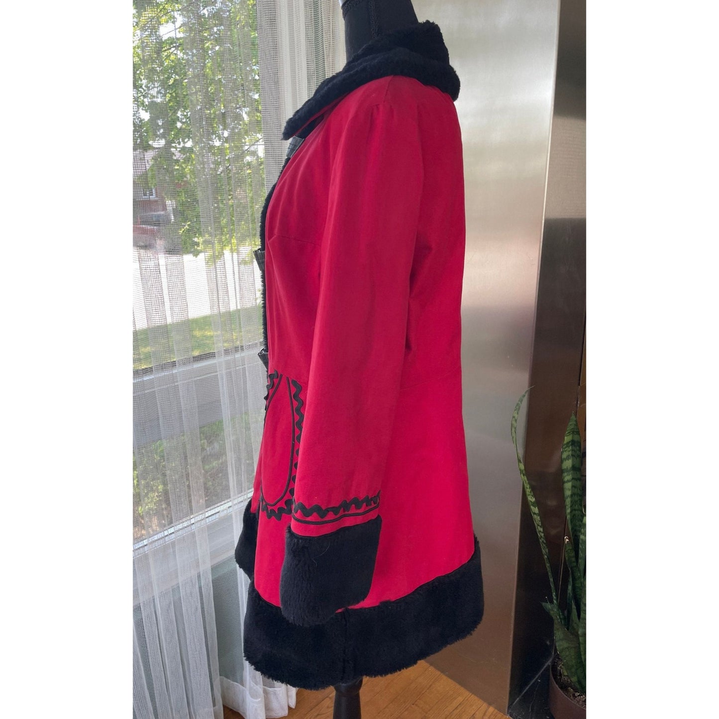Vintage 80s ladies coat, red and black faux fur collar and cuffs, Niccolini