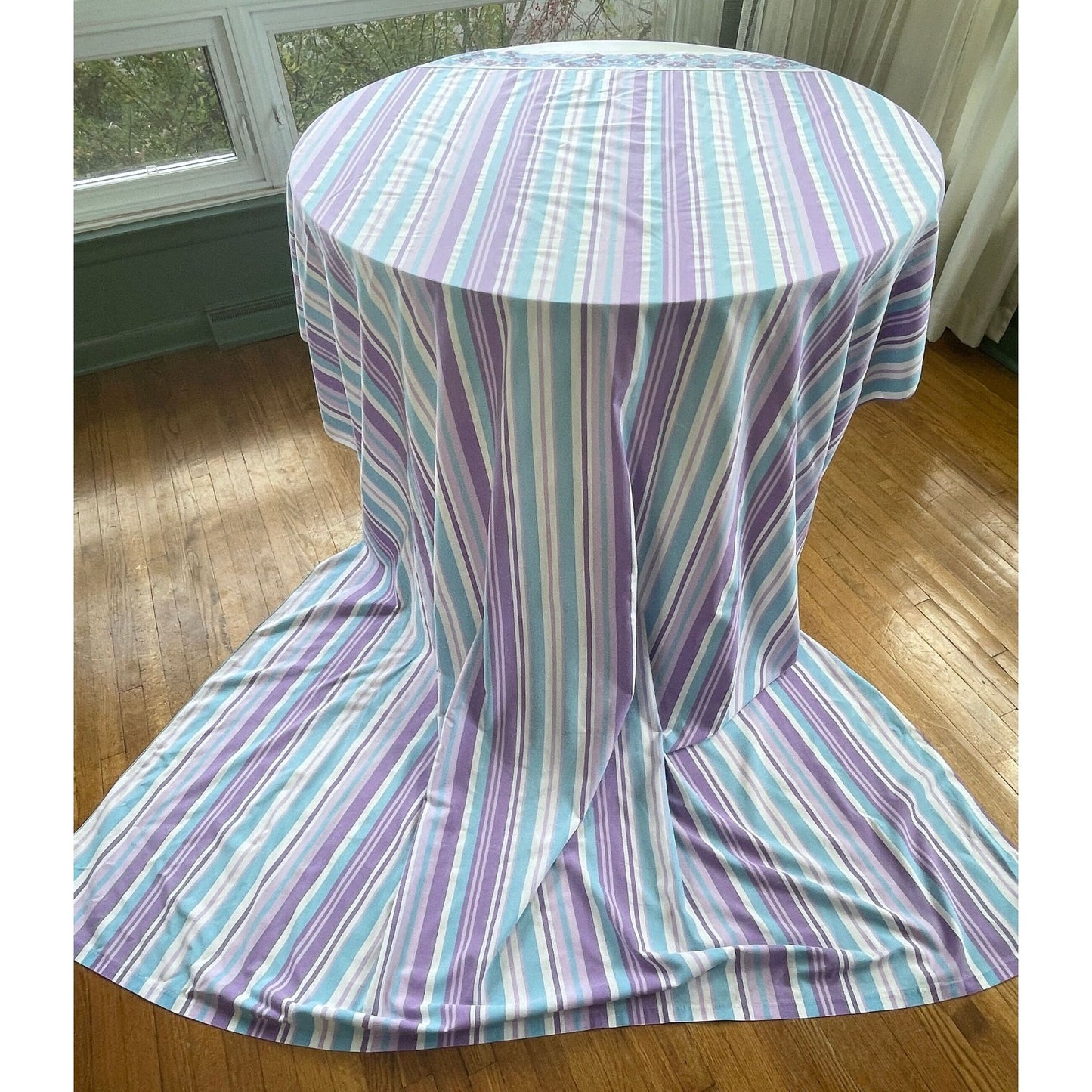 Vintage 70s flat sheet, twin size bed, TruPrest