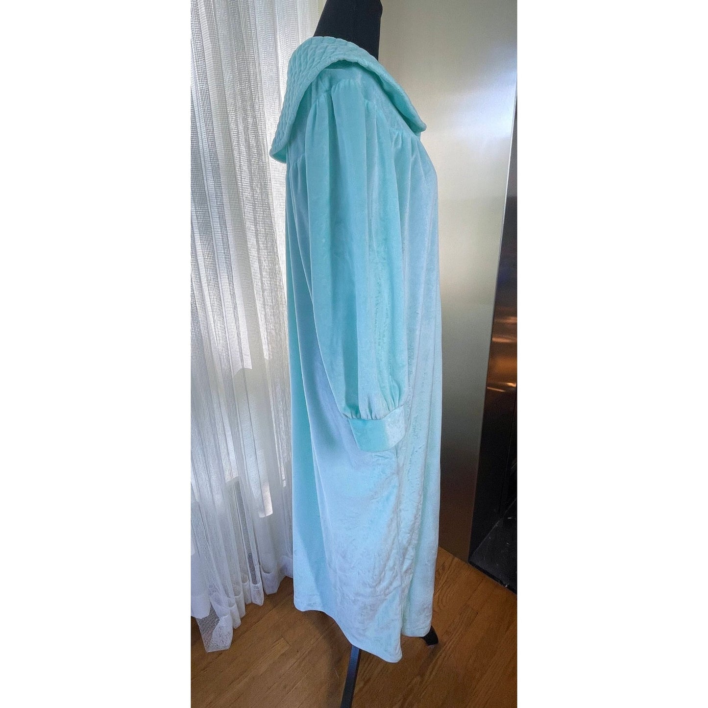 Vintage 1960s robe, sea foam teal blue velvet