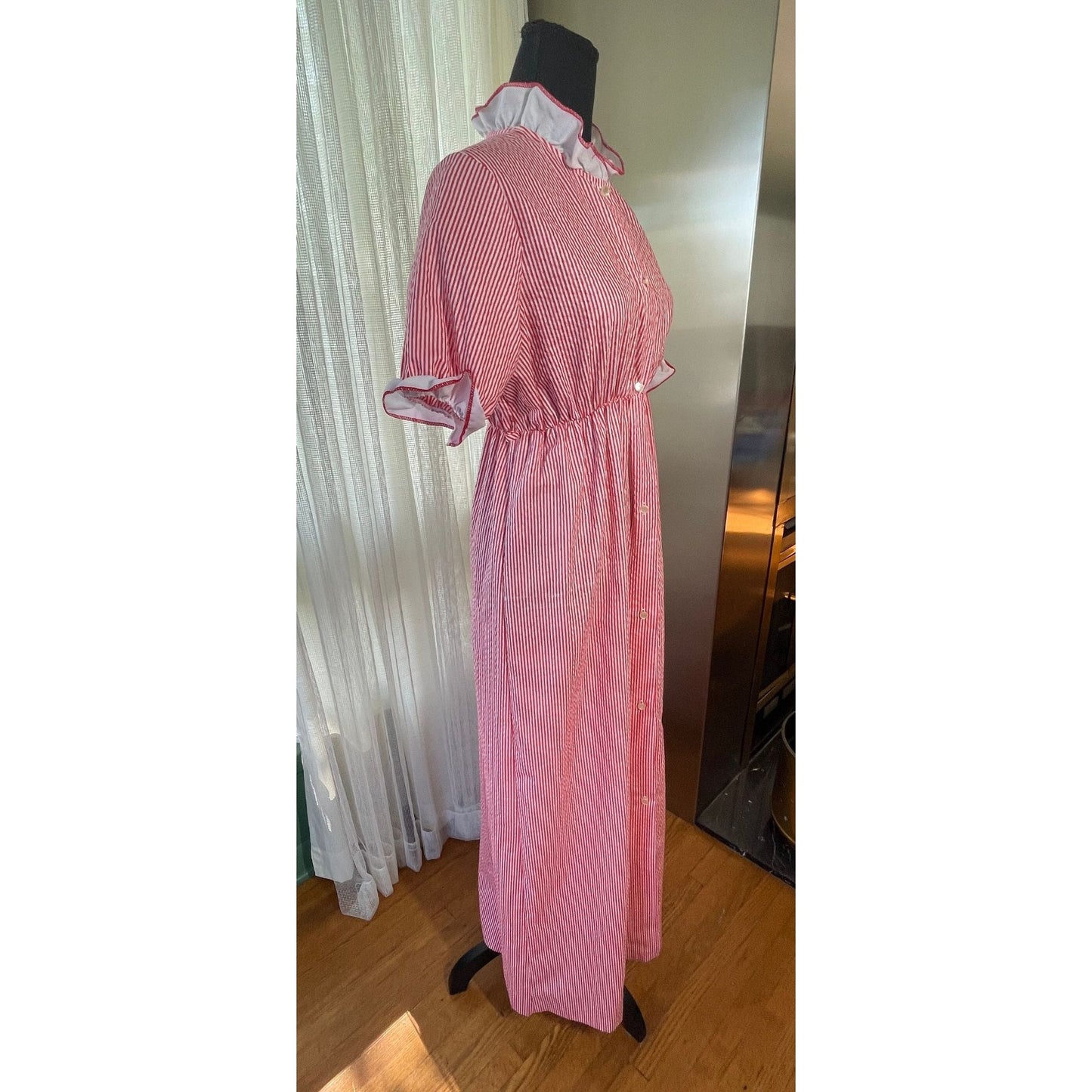 Vintage 70s dress, red stripes, elastic waist, ruffled collar and cuffs