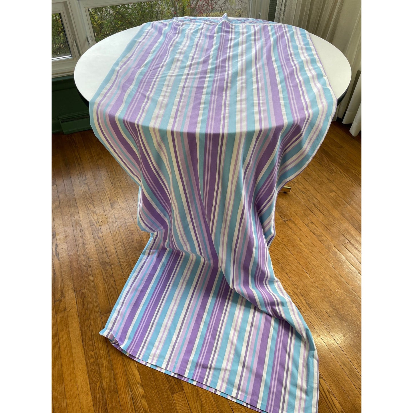 Vintage 70s flat sheet, twin size bed, TruPrest