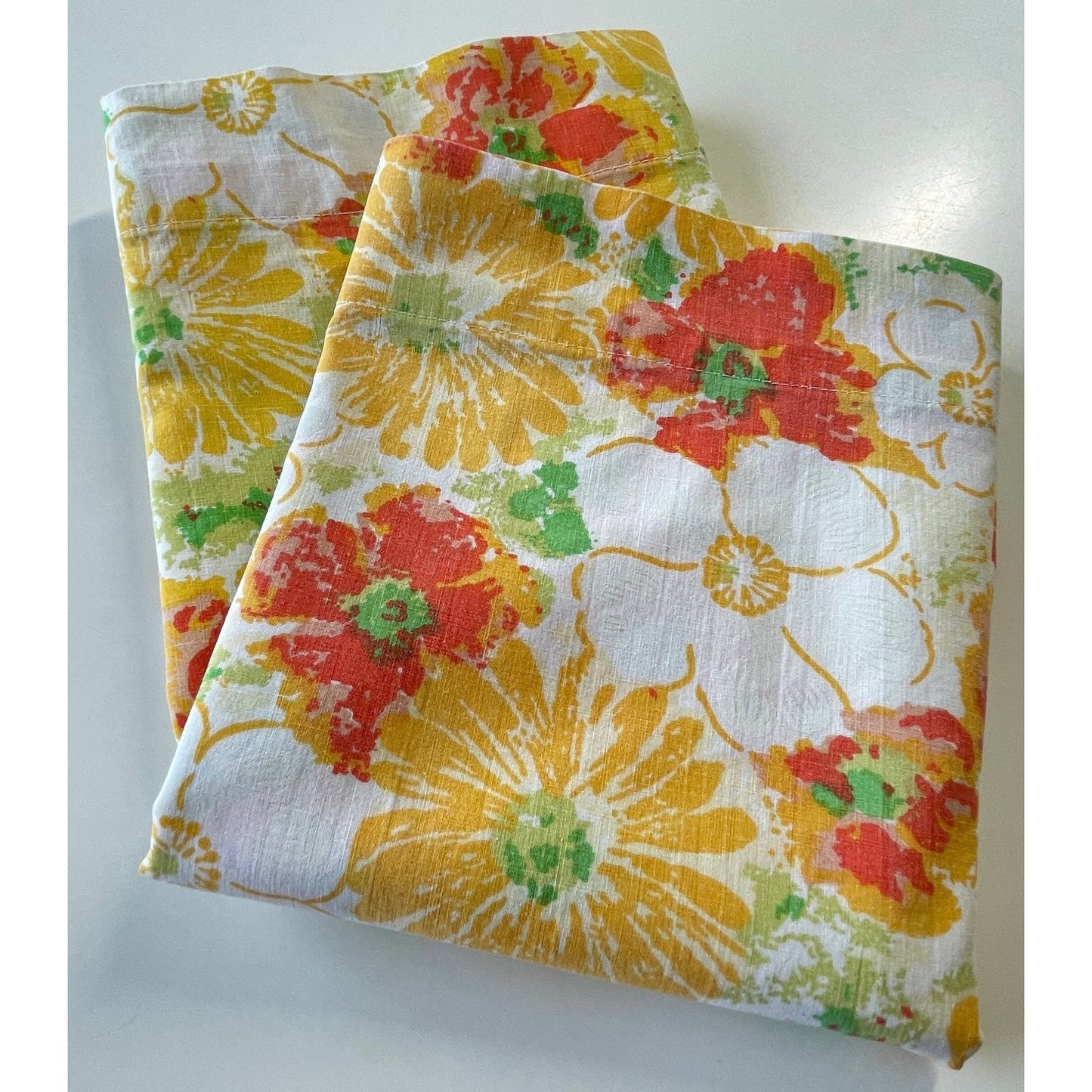 Pair of vintage 70s floral pillowcases, Dan River