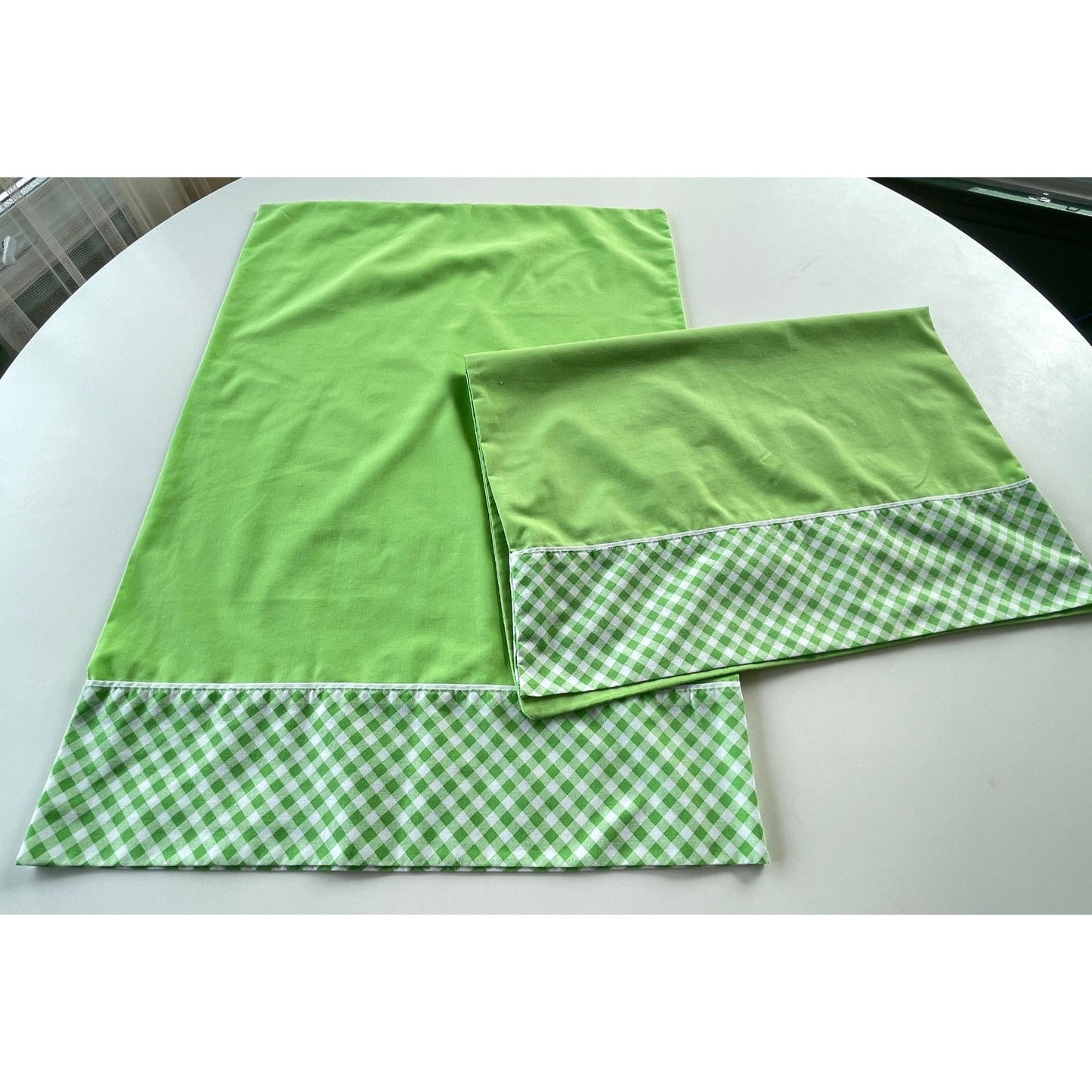 Vintage 80s pillowcases, Cannon Featherlite