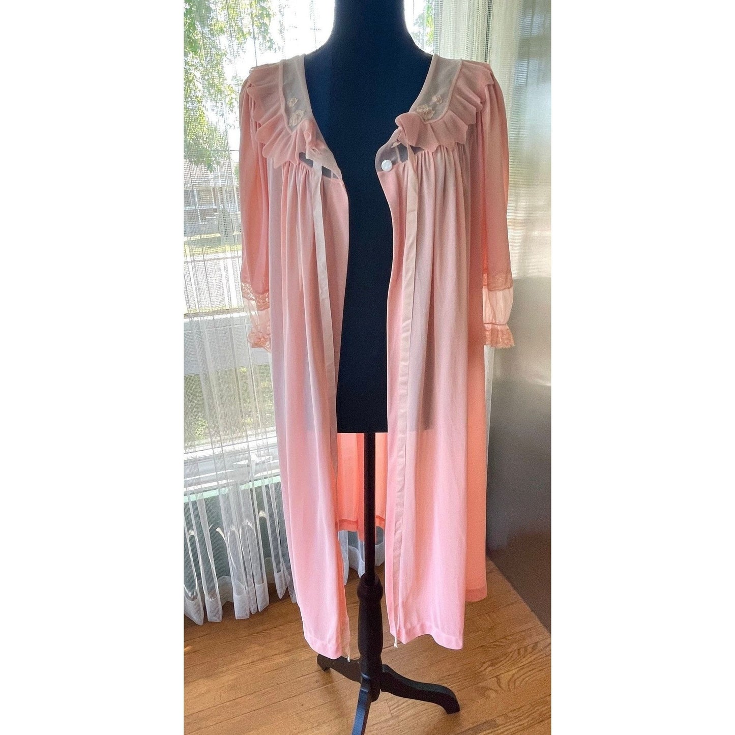 Vintage 1940s peignoir set, peach negligee and peignoir