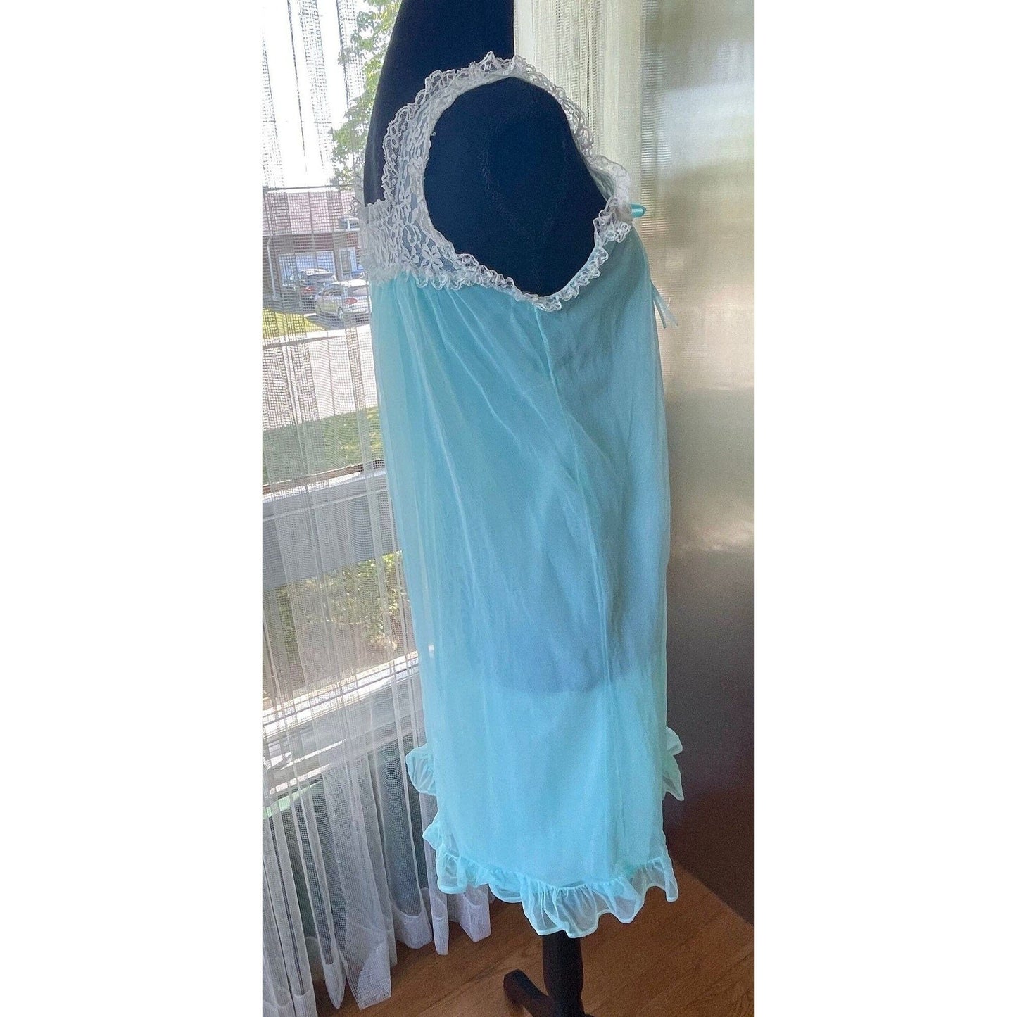 Vintage 1960s night dress, blue sleeveless negligee