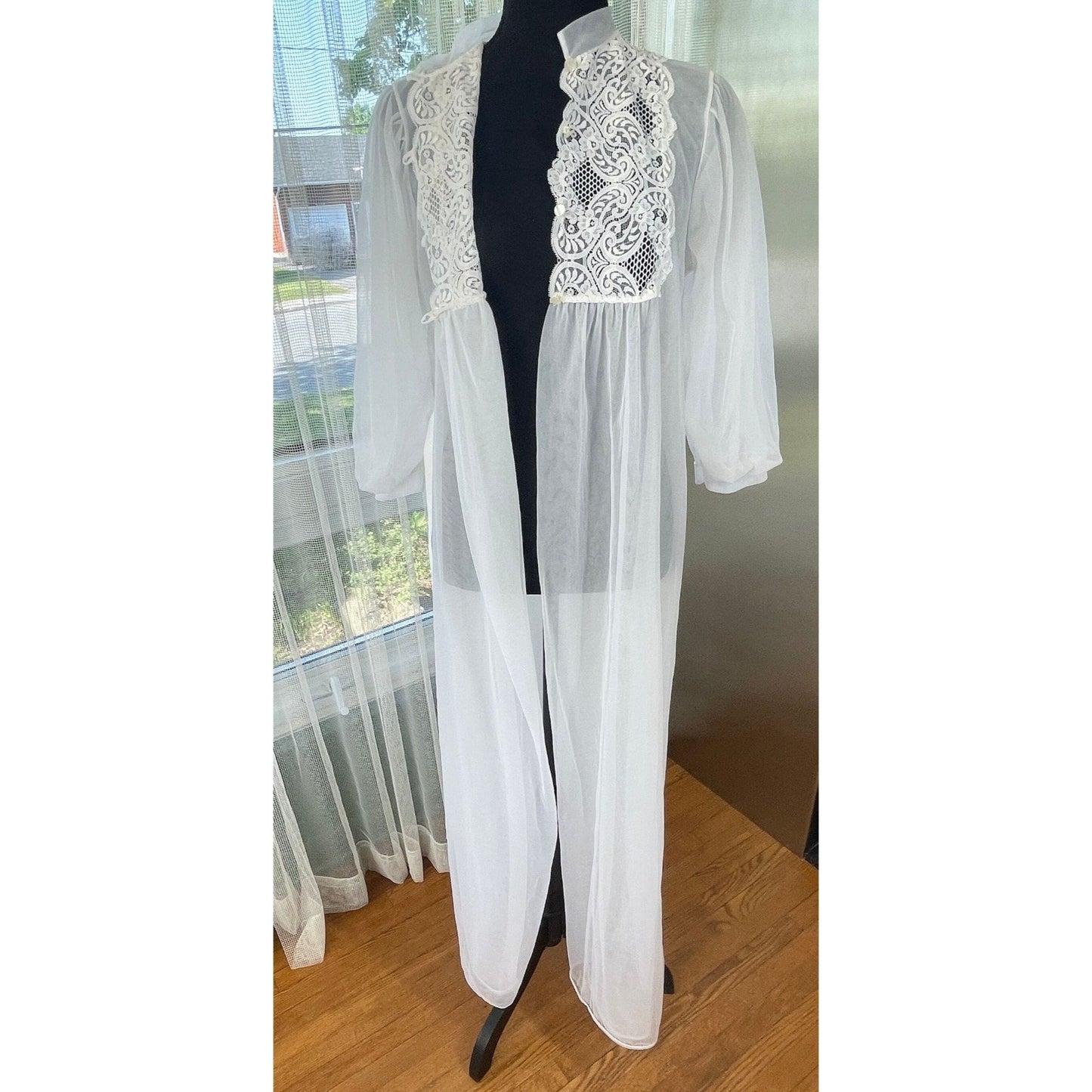 Vintage 1960s peignoir, white chiffon, bridal honeymoon wear