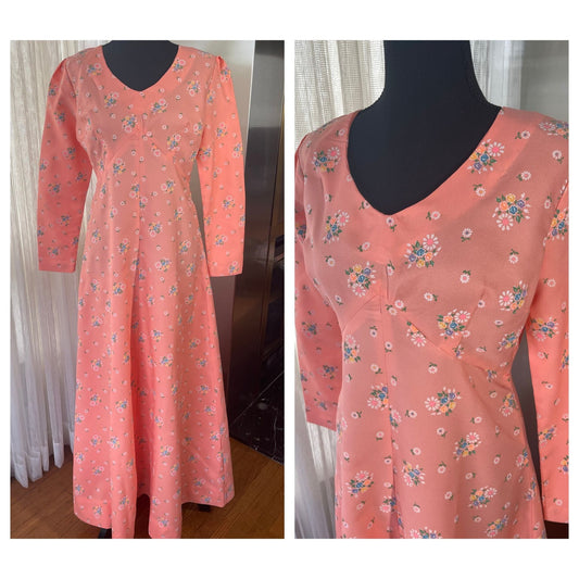 Vintage 70s maxi dress, floral peach / coral, long sleeves