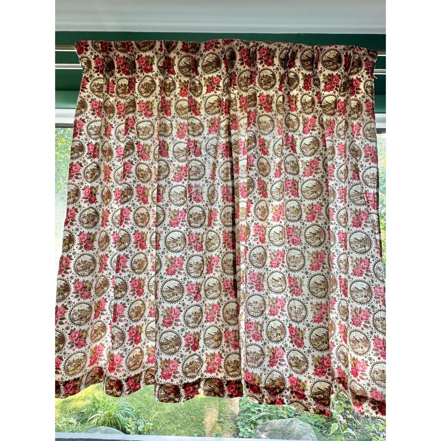 Vintage 1960s pleated curtain, Provencal roses and country pattern