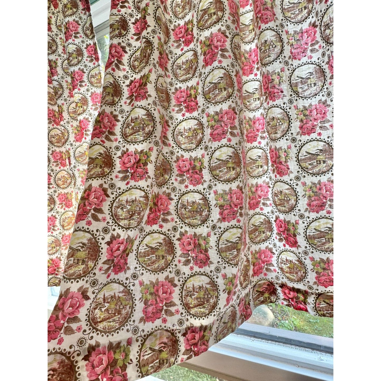 Vintage 1960s pleated curtain, Provencal roses and country pattern