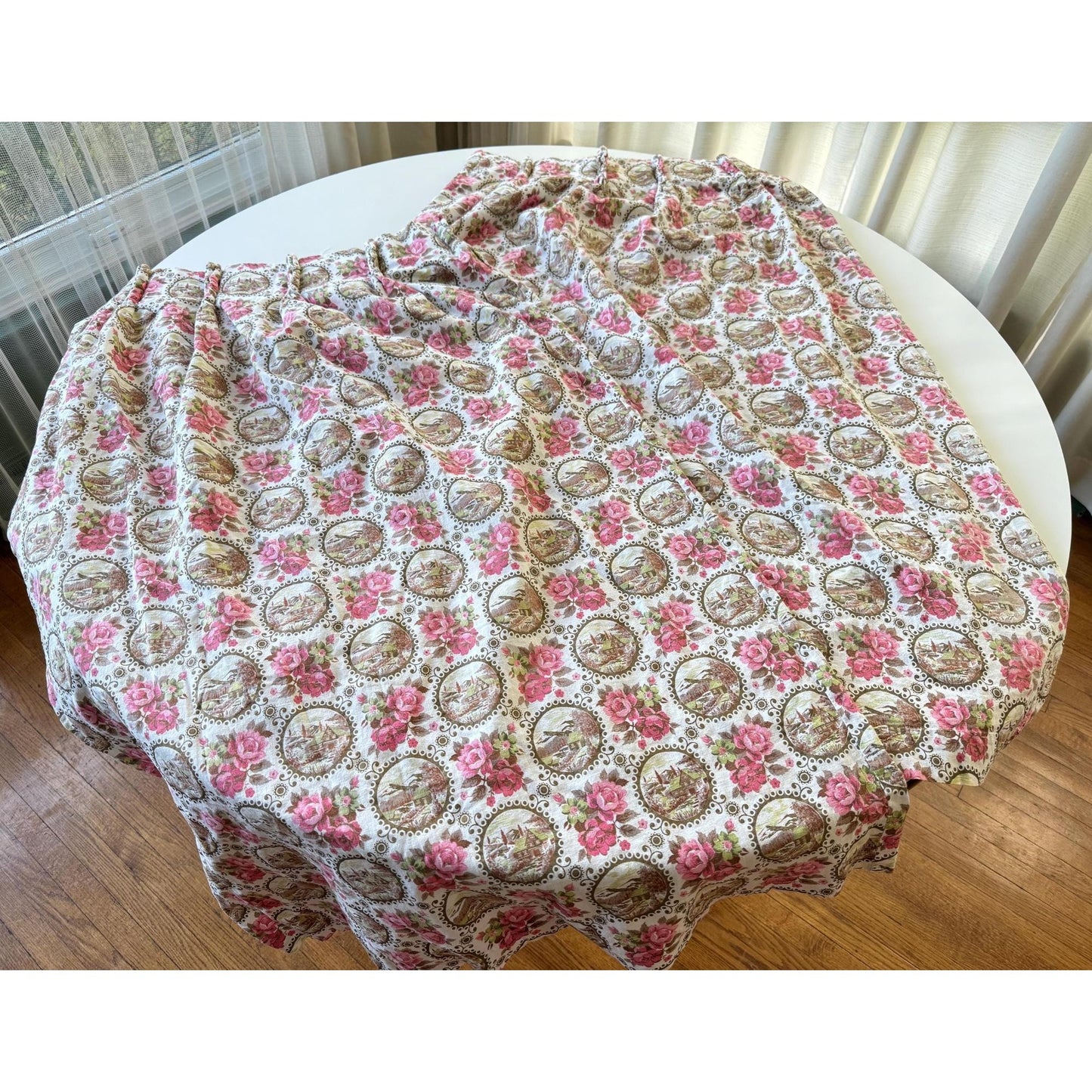 Vintage 1960s pleated curtain, Provencal roses and country pattern