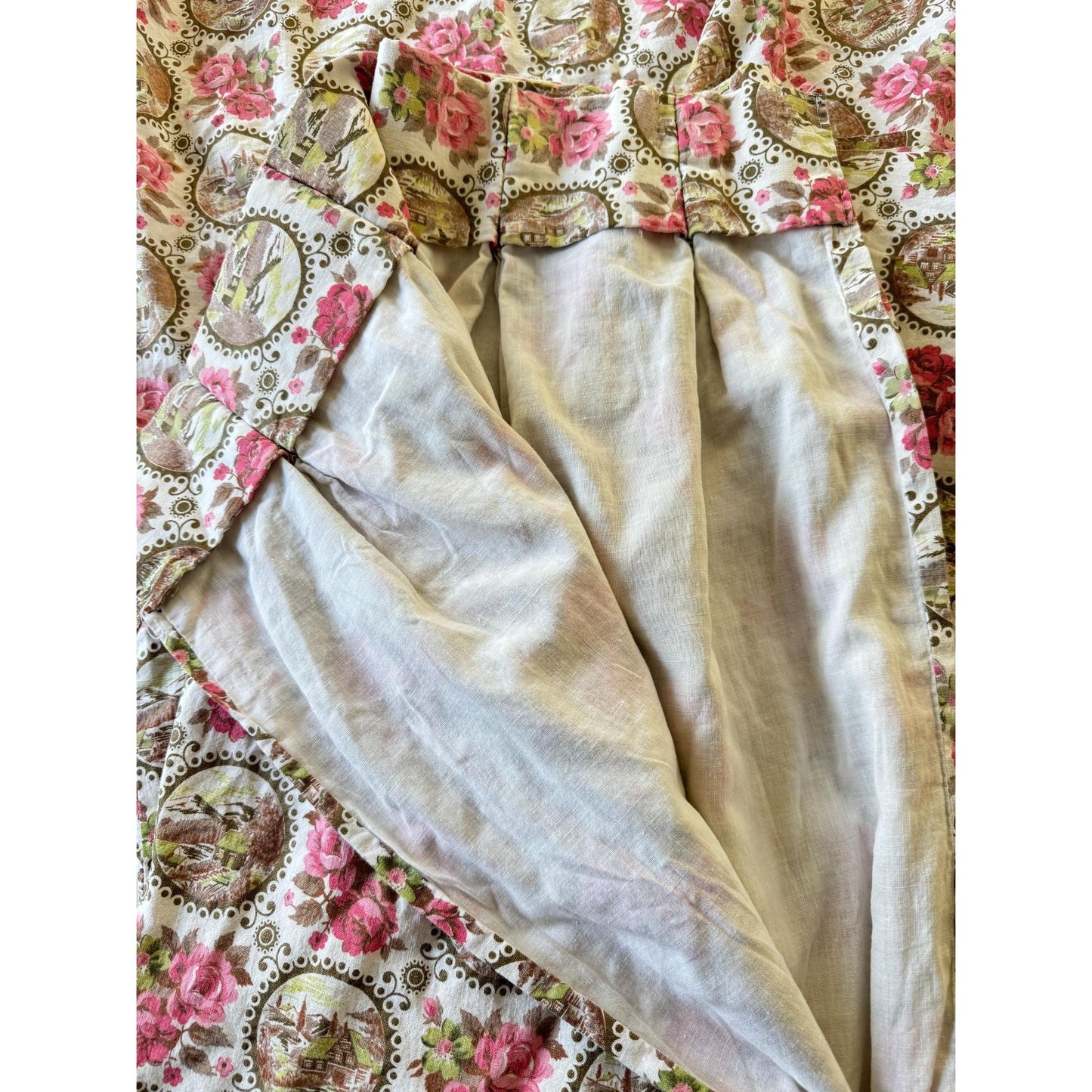 Vintage 1960s pleated curtain, Provencal roses and country pattern