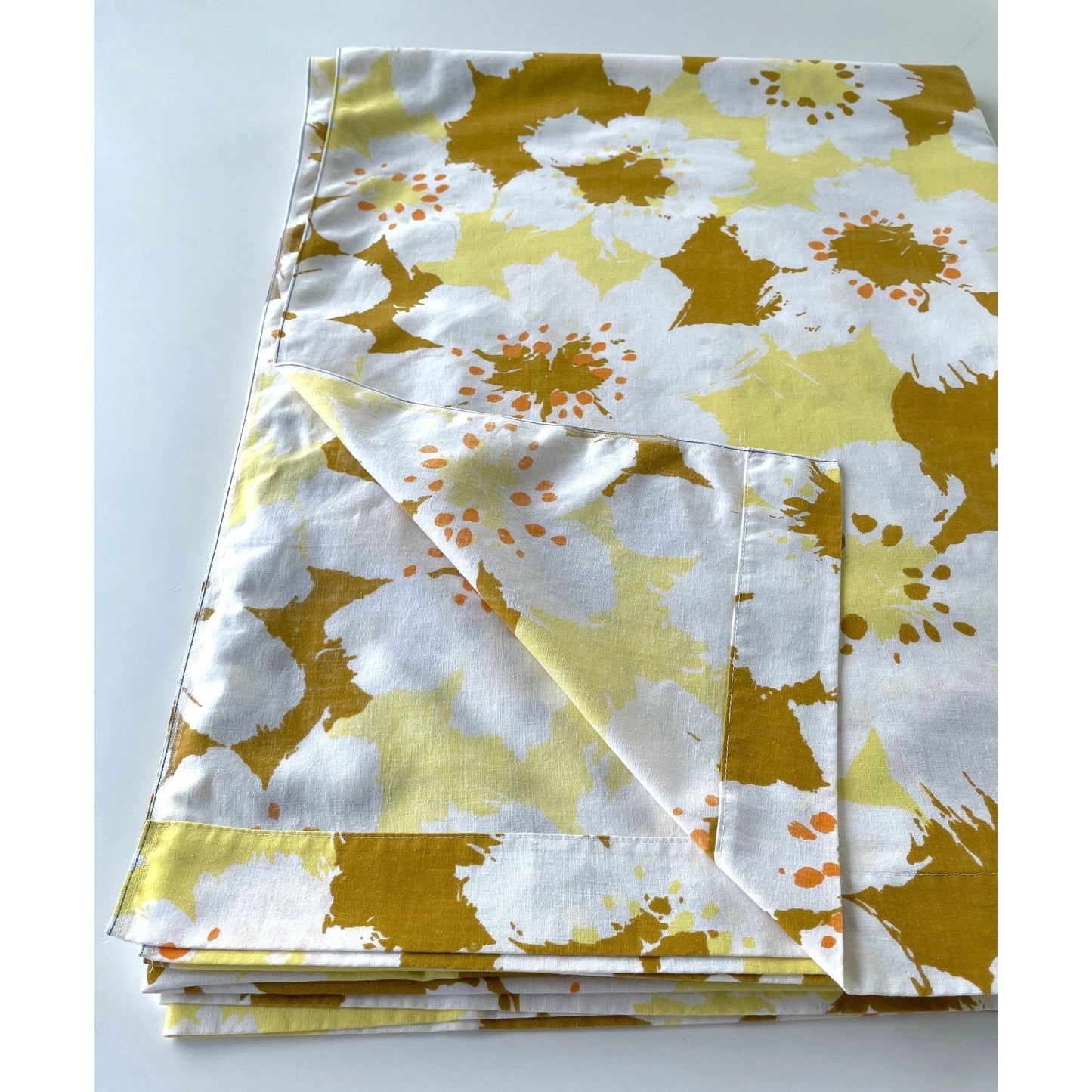 Vintage 70s flat sheet, twin size bed, Truprest