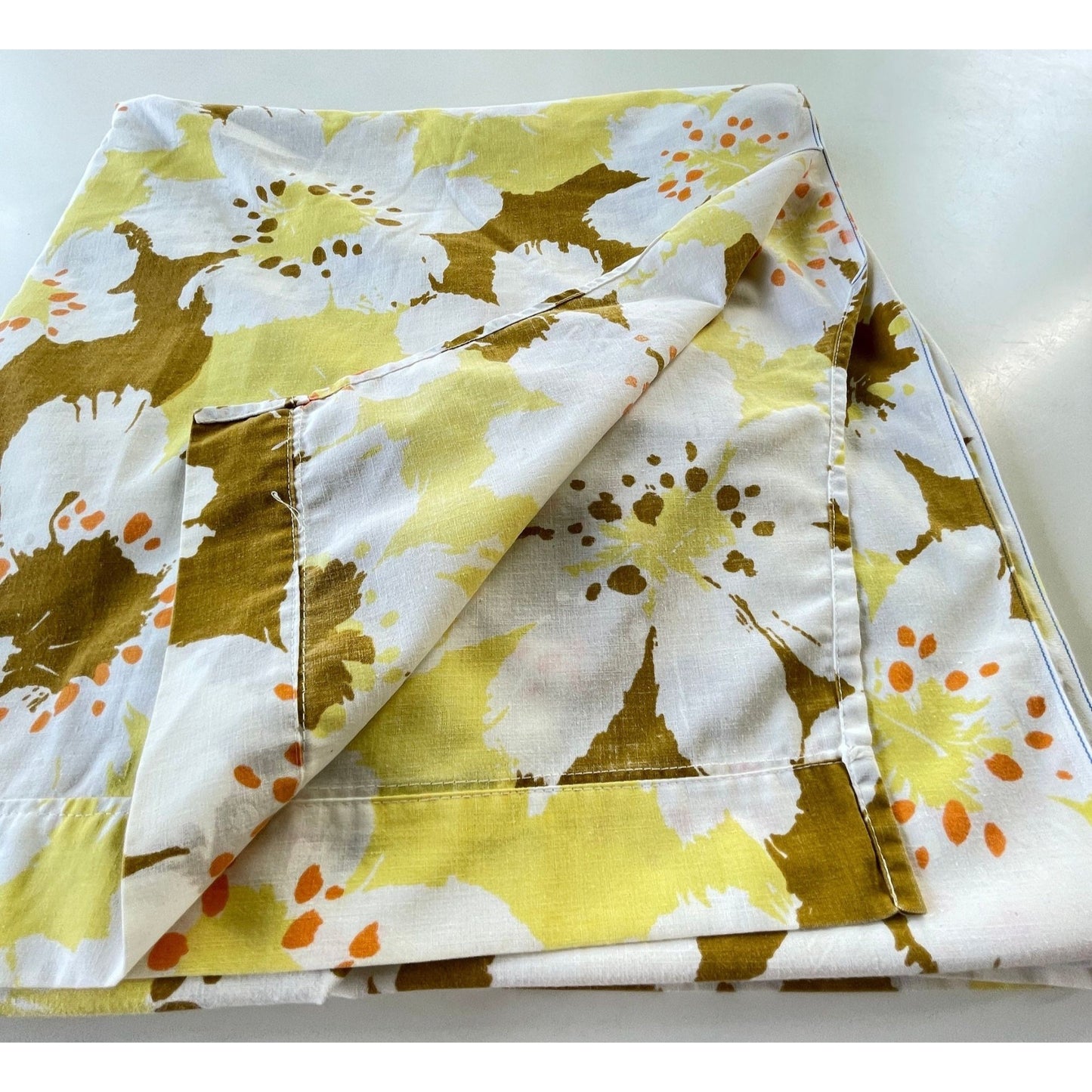 Vintage 70s semi fitted sheet, twin size, Truprest