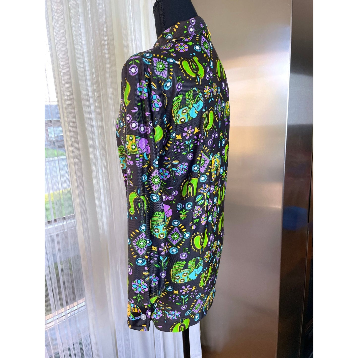 Vintage 70s top, psychedelic novelty print, elephants, birds, long sleeves
