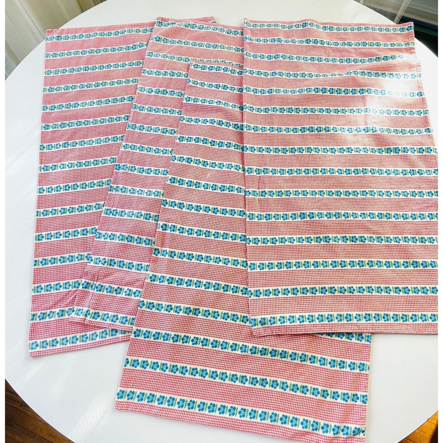 Vintage 80s pillowcases set