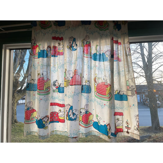 Vintage 60s Charlie Brown pleated curtain