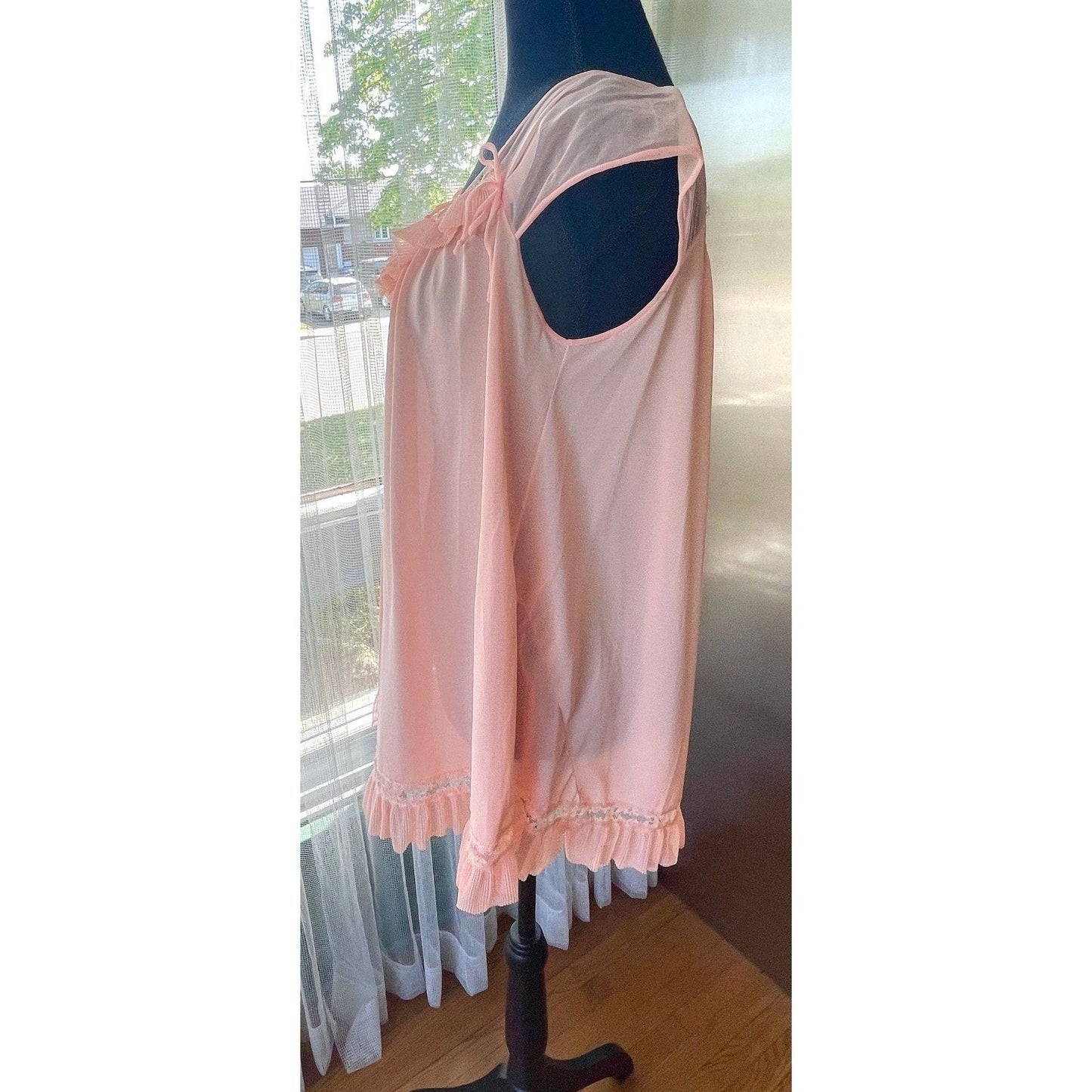 Vintage 1940s peignoir set, peach negligee and peignoir