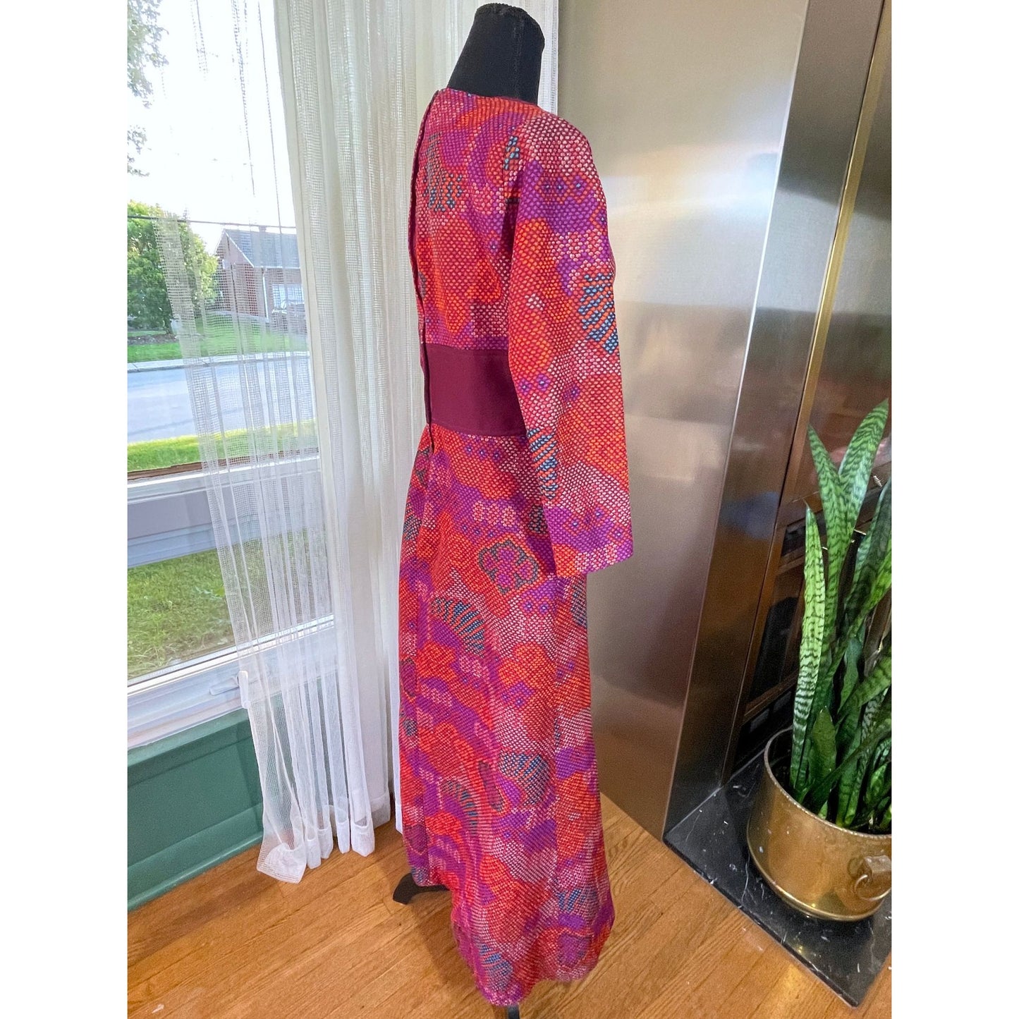 Vintage 1970s dress, MOD, magenta, hot pink, orange abstract pattern