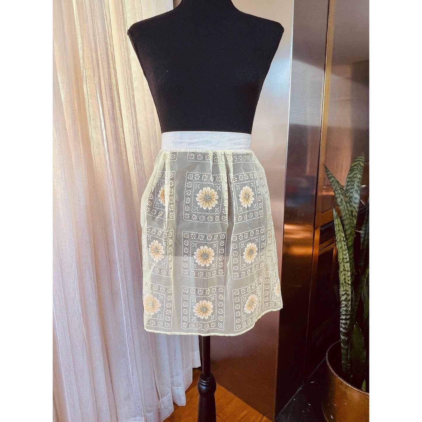 Vintage 50s flocked flowers organza half apron