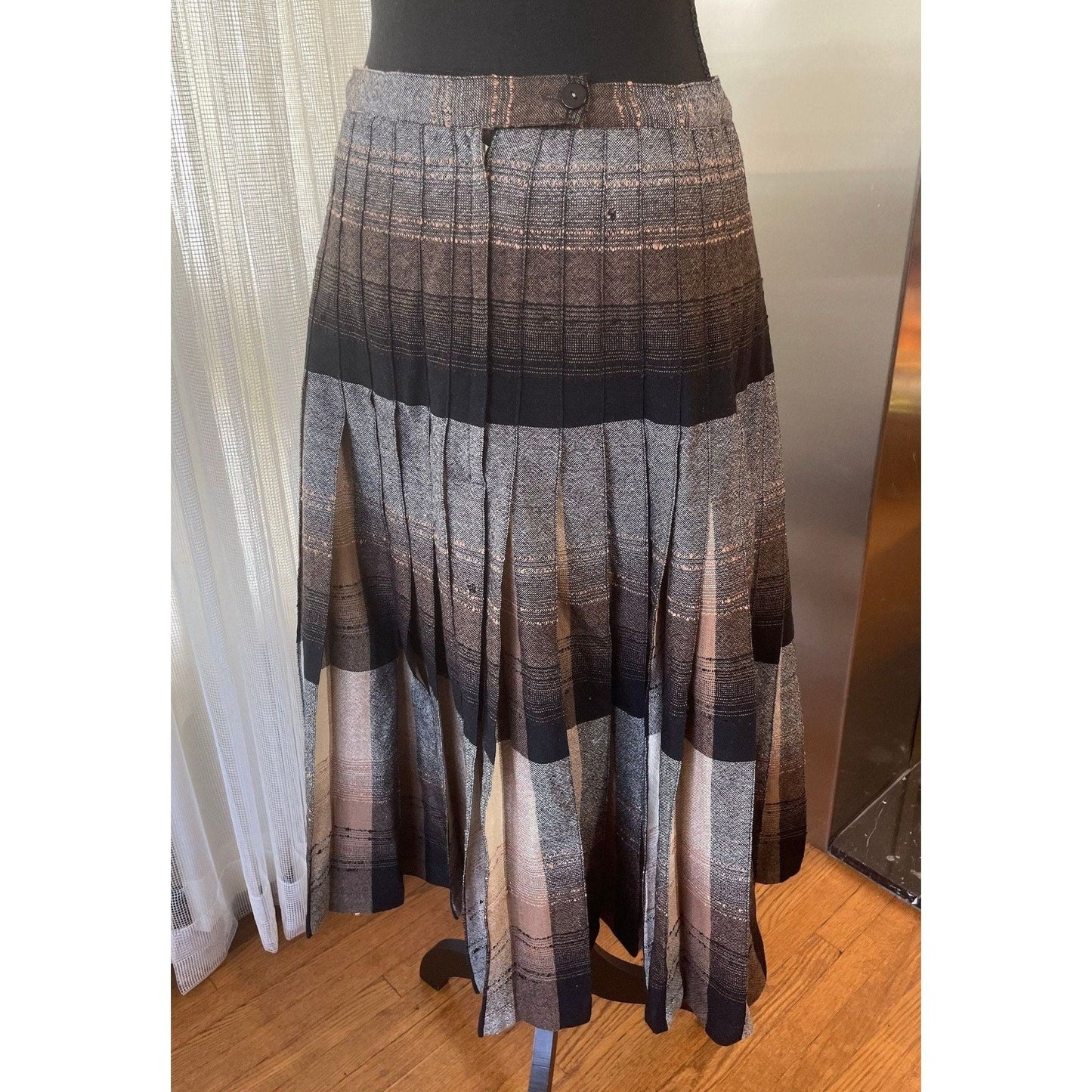 Vintage 80s wool pleated plaid skirt, Highland Queen made in Canada, reversible
