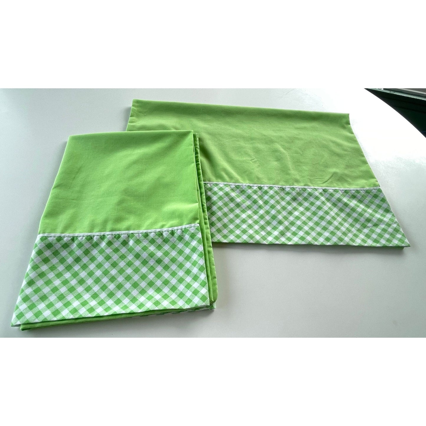 Vintage 80s pillowcases, Cannon Featherlite