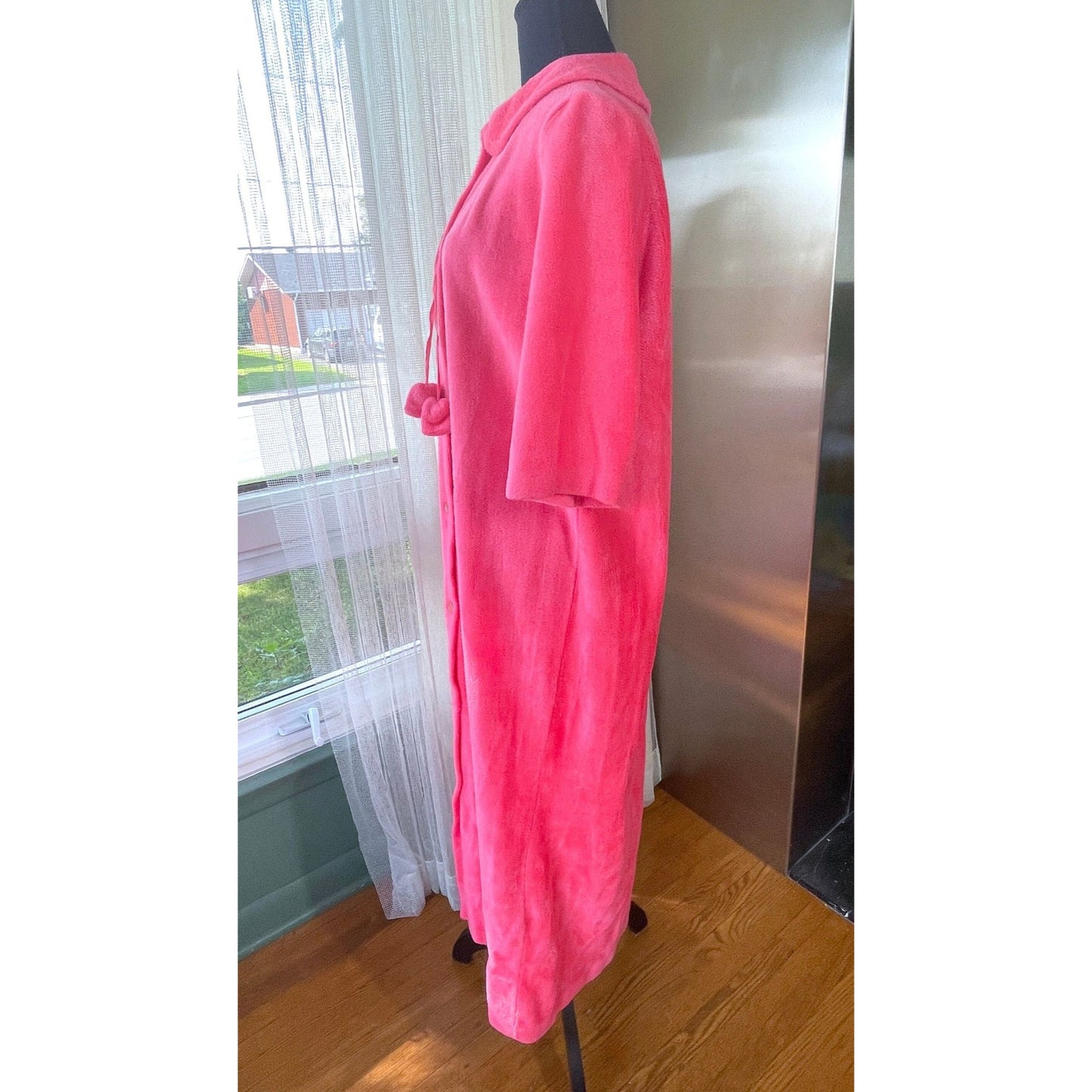 Vintage 1960s robe, plush bubblegum pink velvety fleece