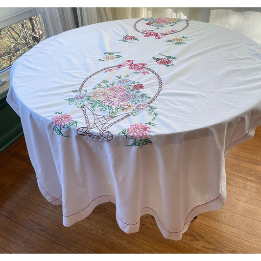 Vintage embroidered rectangular tablecloth, 86" x 48"
