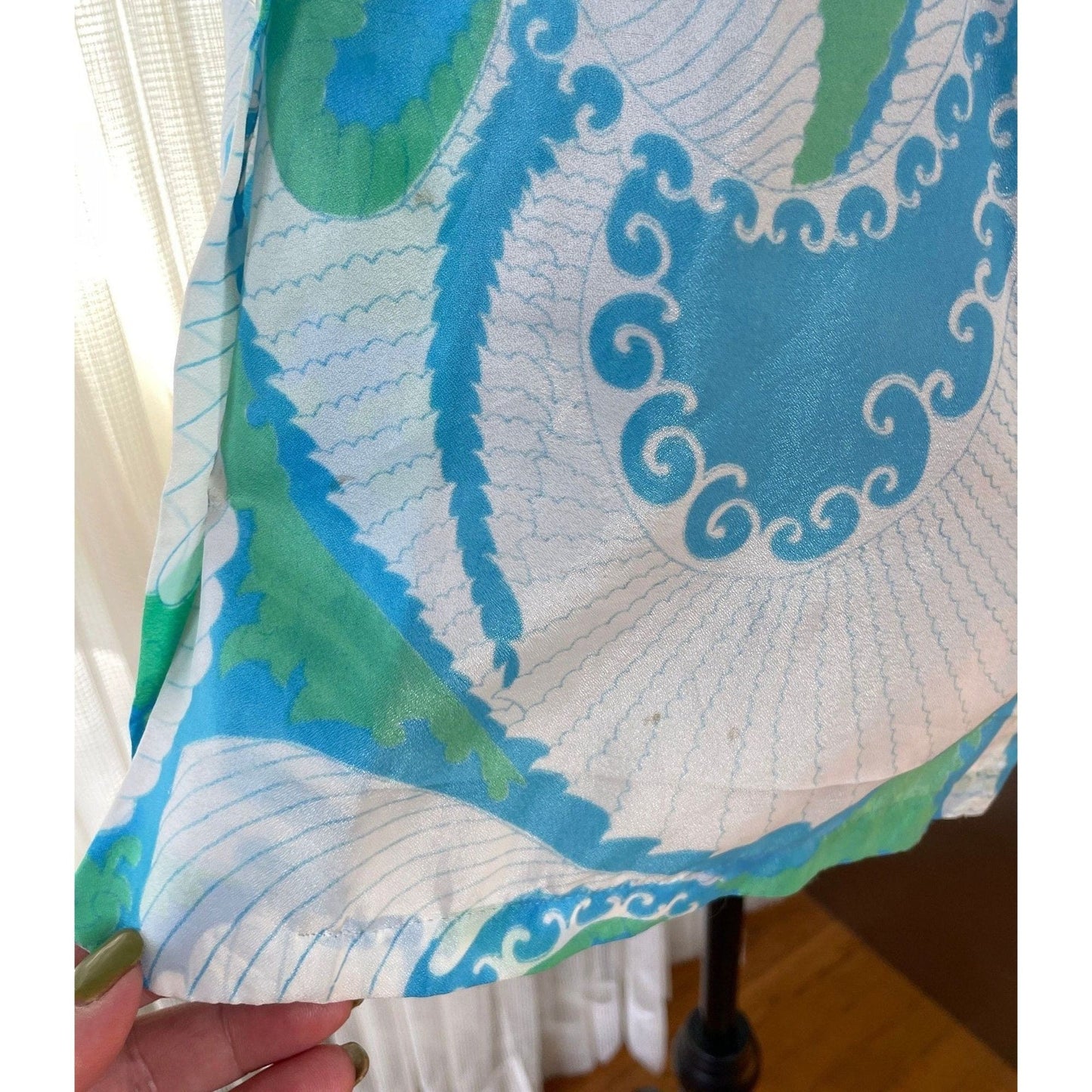 Vintage 70s blouse, large blue green paisley, 3/4 length sleeves
