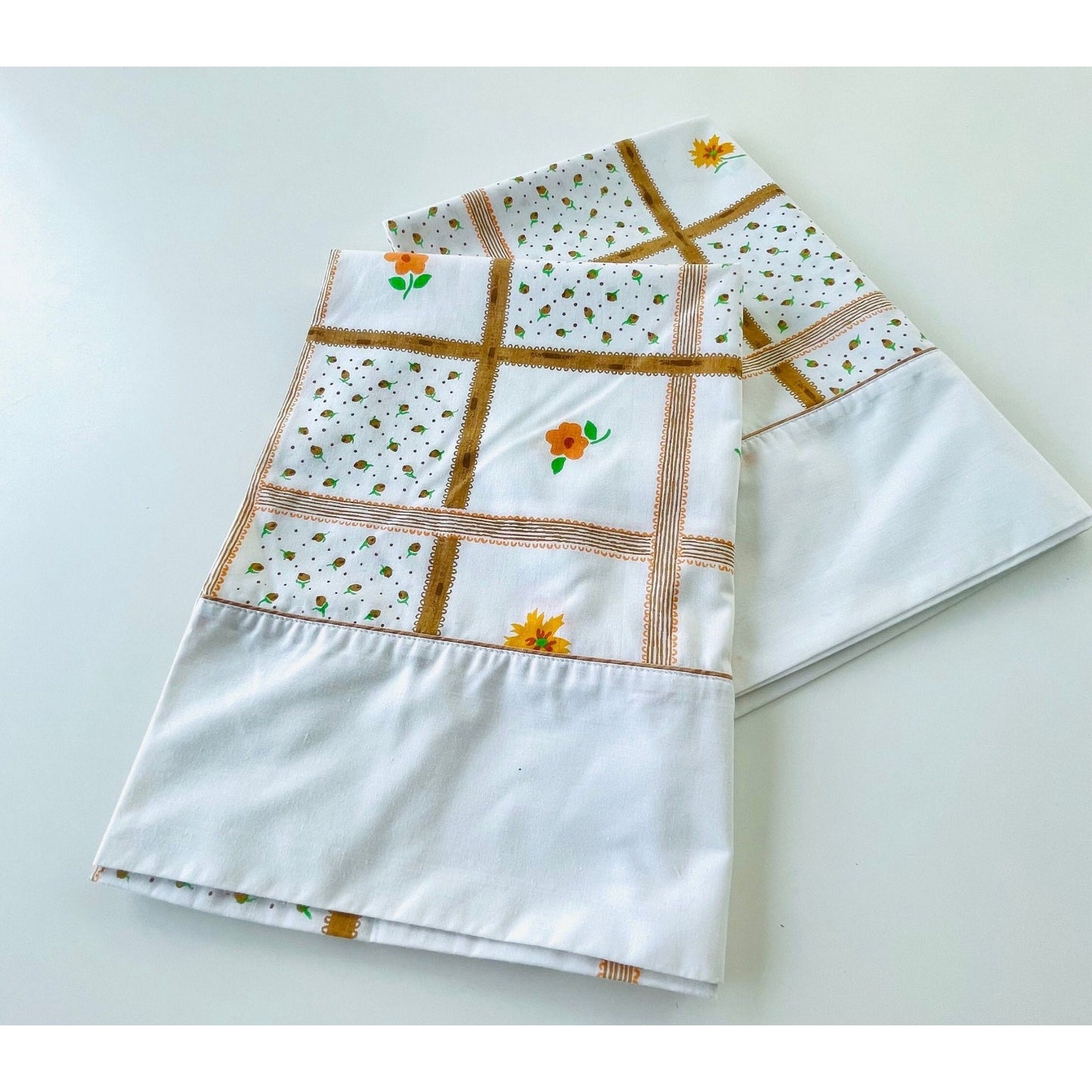 Vintage 80s pillowcases set