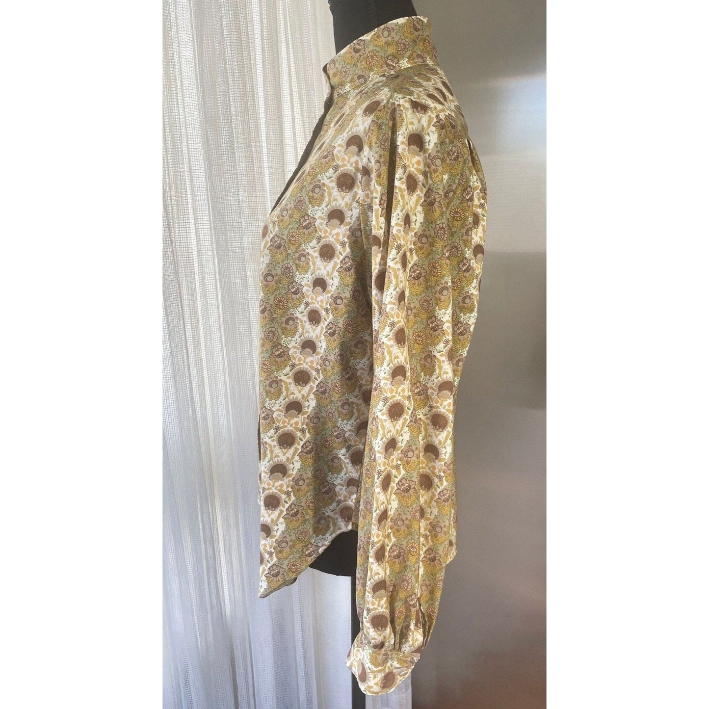 Vintage 80s satin blouse, green sunflowers pattern, long sleeves