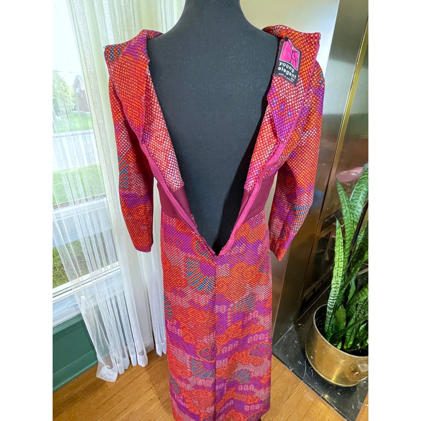 Vintage 1970s dress, MOD, magenta, hot pink, orange abstract pattern