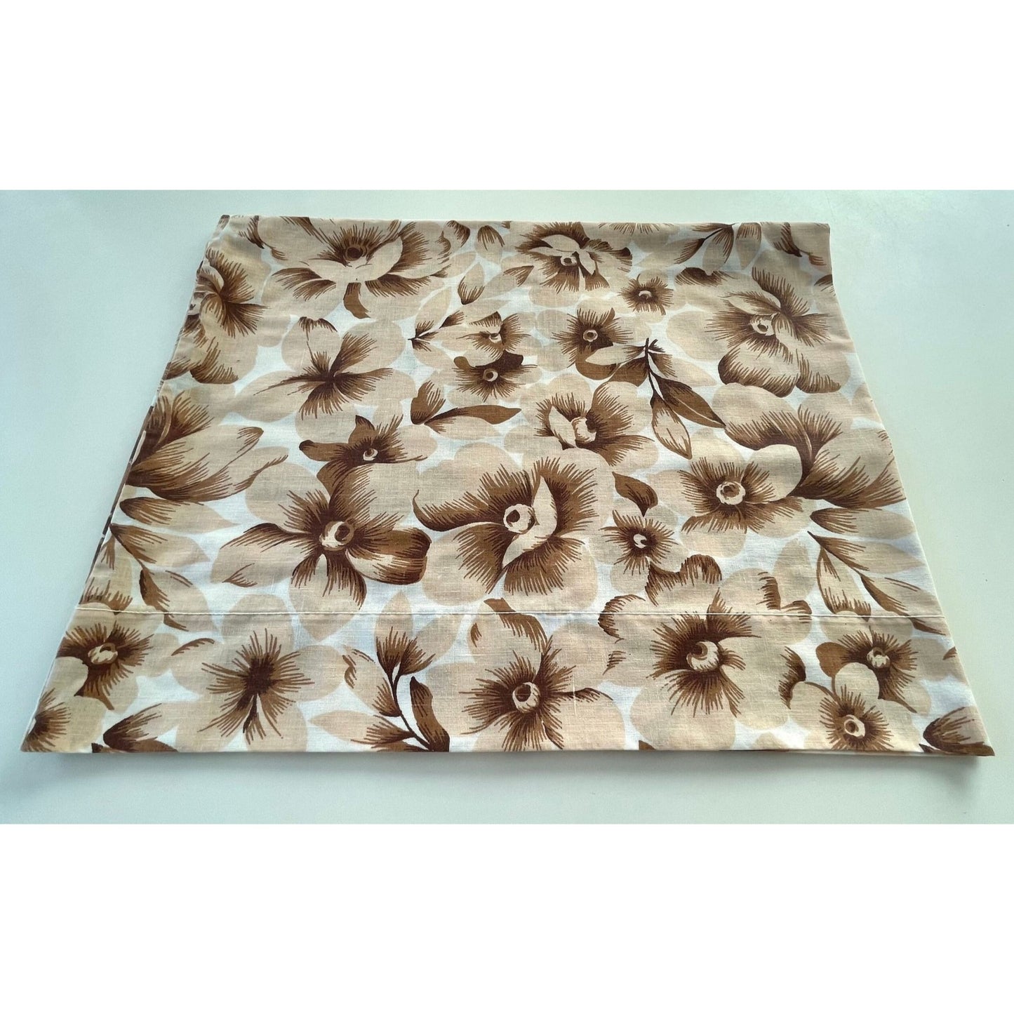 Vintage 80s pillowcase, beige and brown, large flowers, Wabasso