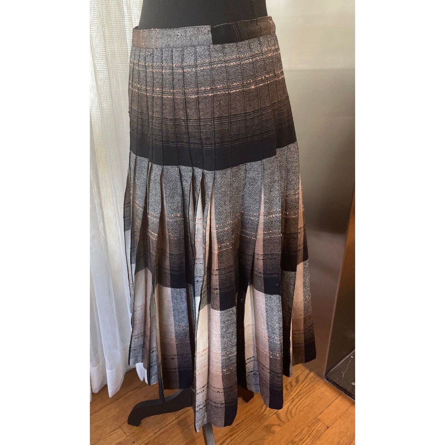 Vintage 80s wool pleated plaid skirt, Highland Queen made in Canada, reversible