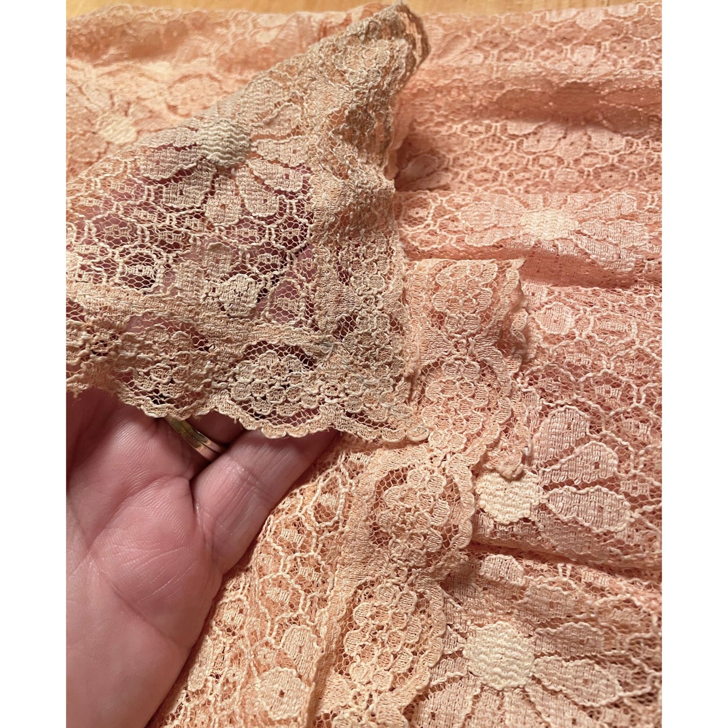Vintage 1970s peignoir, peach daisies robe
