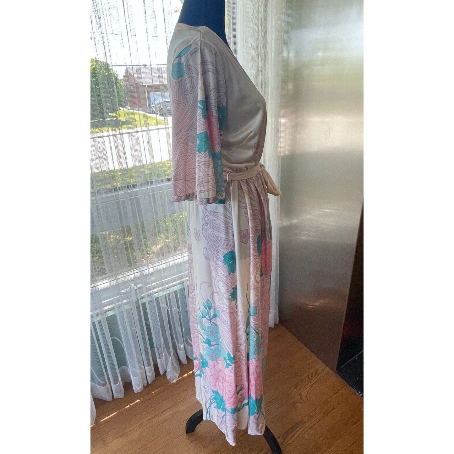 Vintage 1960s house dress, floral nylon robe, Molyclaire Canada