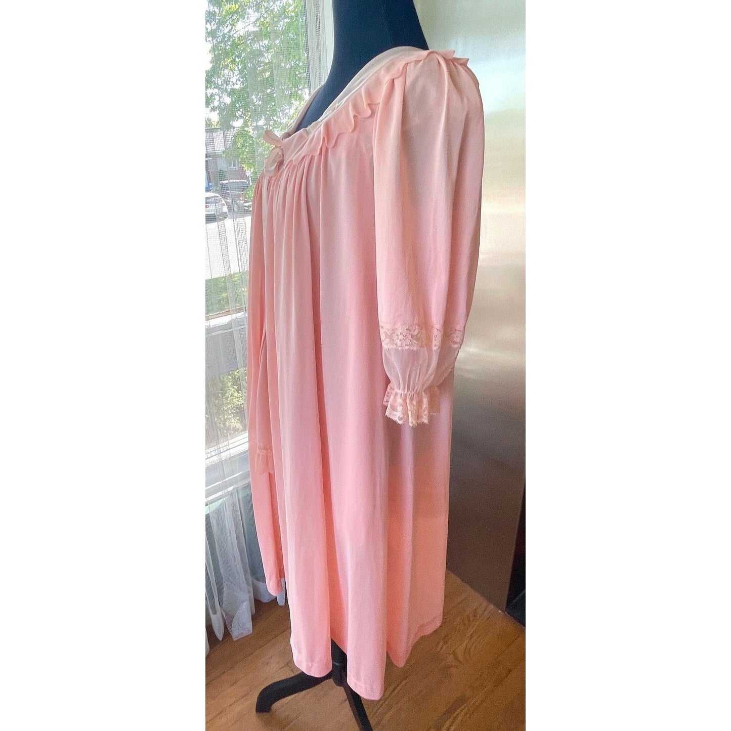 Vintage 1940s peignoir set, peach negligee and peignoir