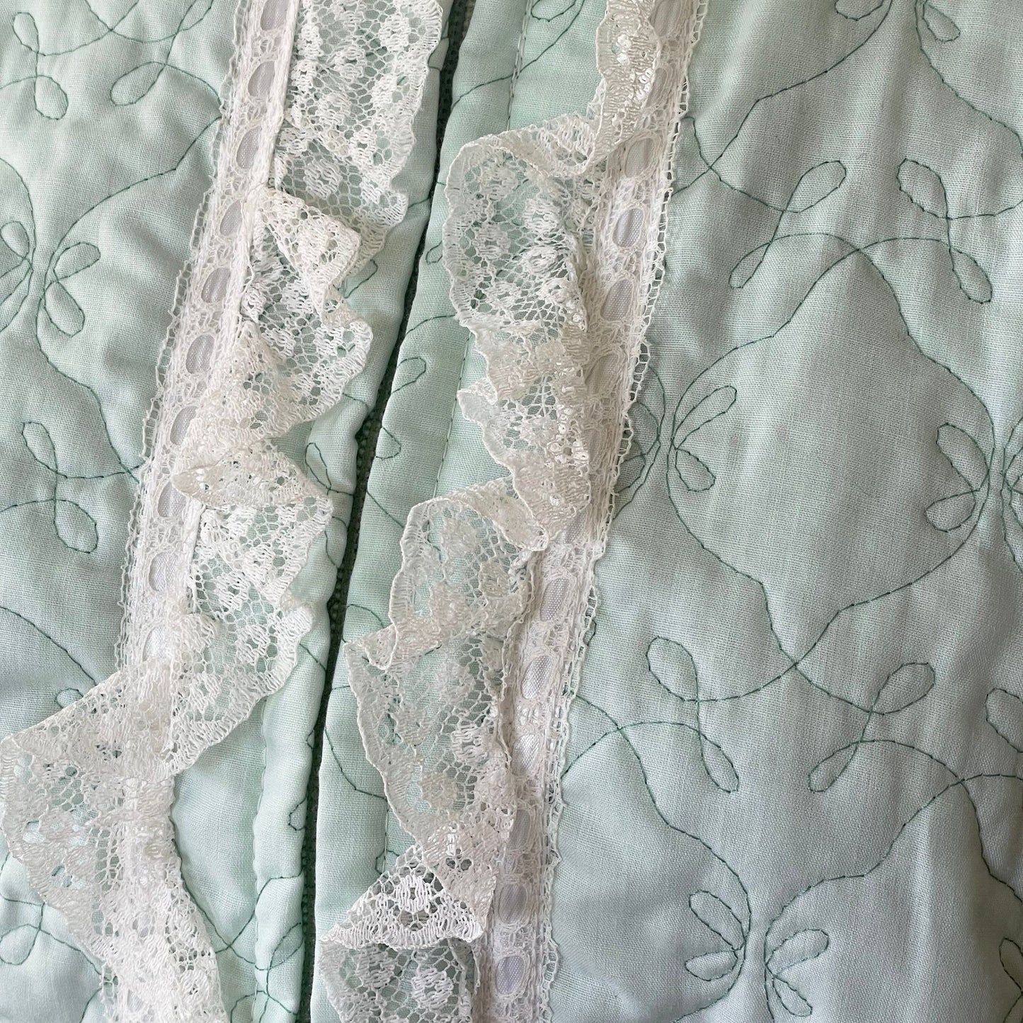 Vintage 1950s quilted bed jacket, mint green, zipped