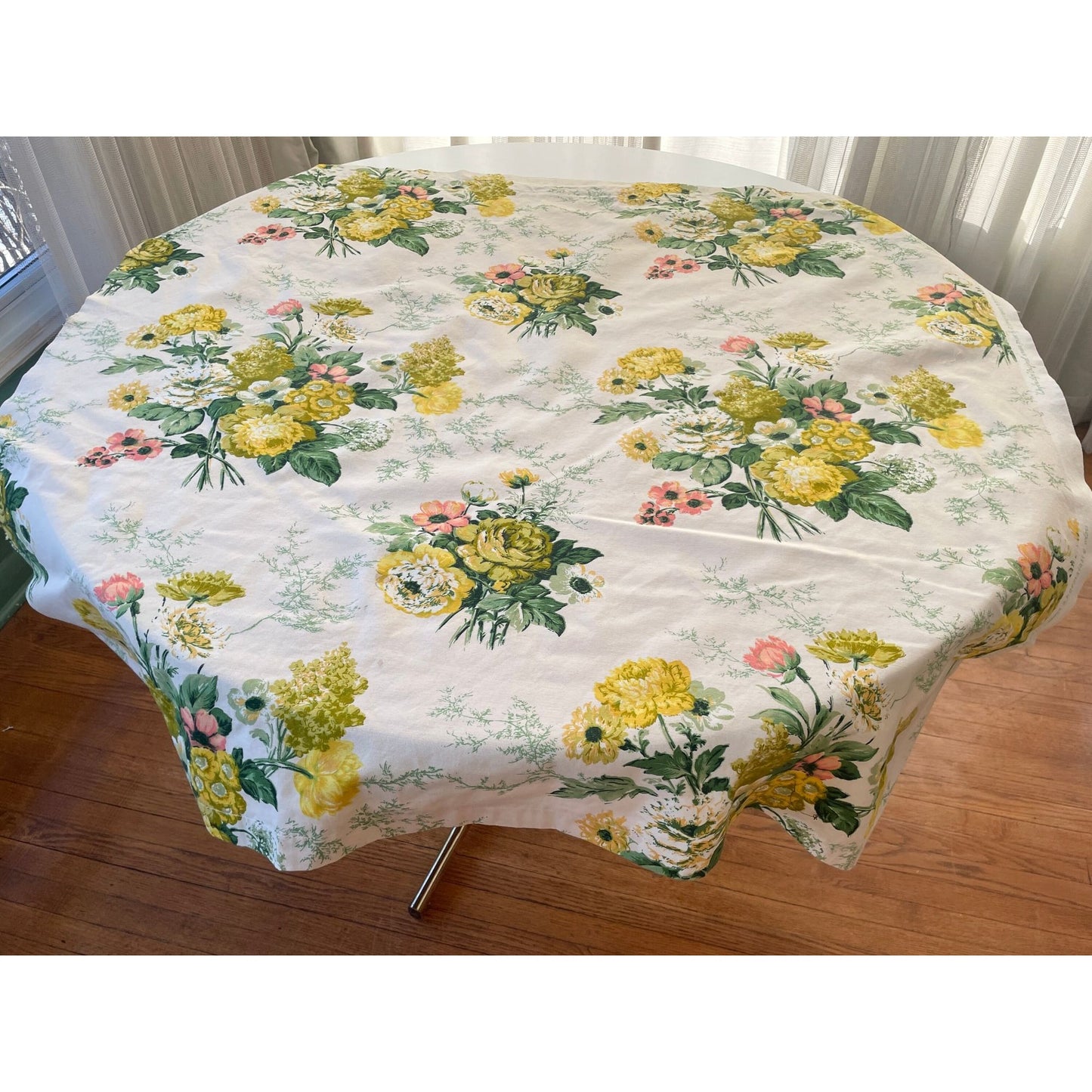 Vintage 60s yellow bouquets curtain, single panel
