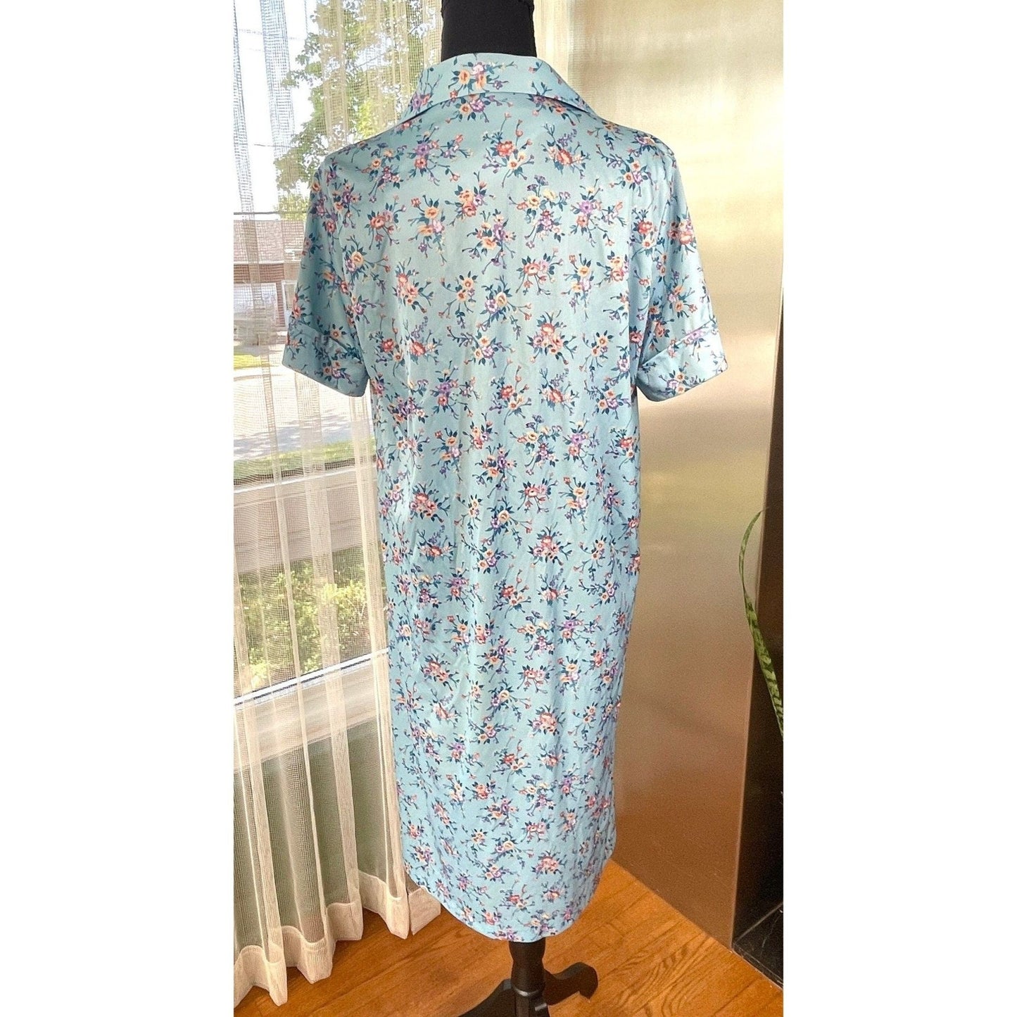 Vintage 80s house dress, blue floral robe, short sleeves