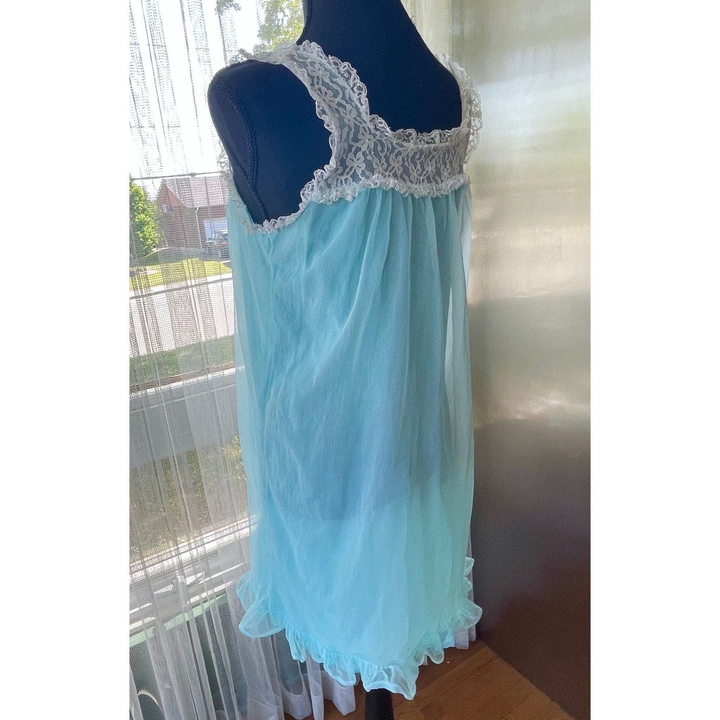 Vintage 1960s night dress, blue sleeveless negligee