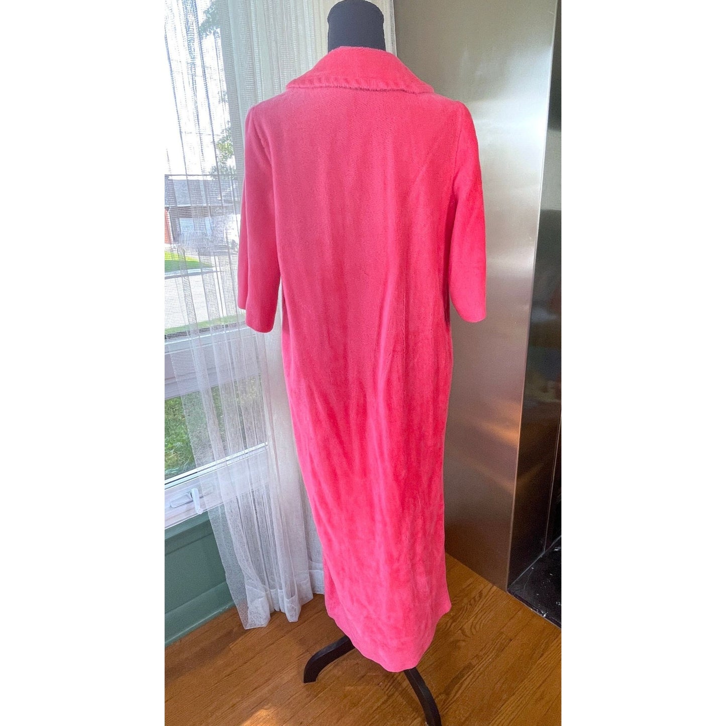 Vintage 1960s robe, plush bubblegum pink velvety fleece