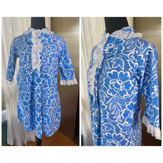 Vintage 1950s peignoir, Dream-A-Way, blue floral 3/4 sleeves