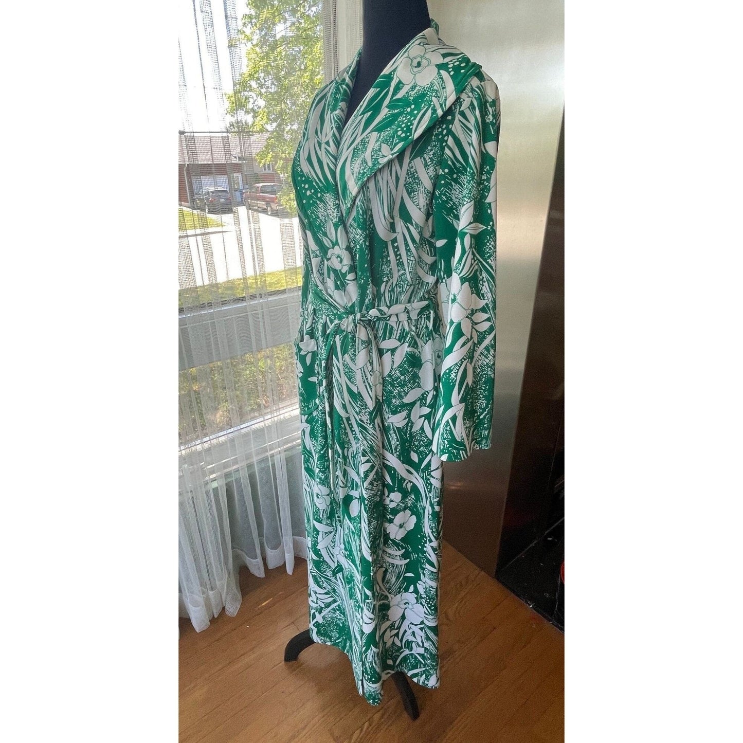 Vintage 70s house dress, green floral