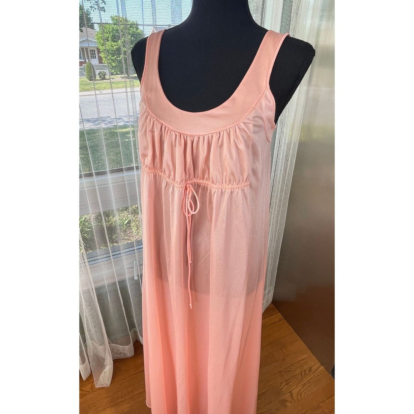 Vintage 80s night dress, peach sleeveless negligee