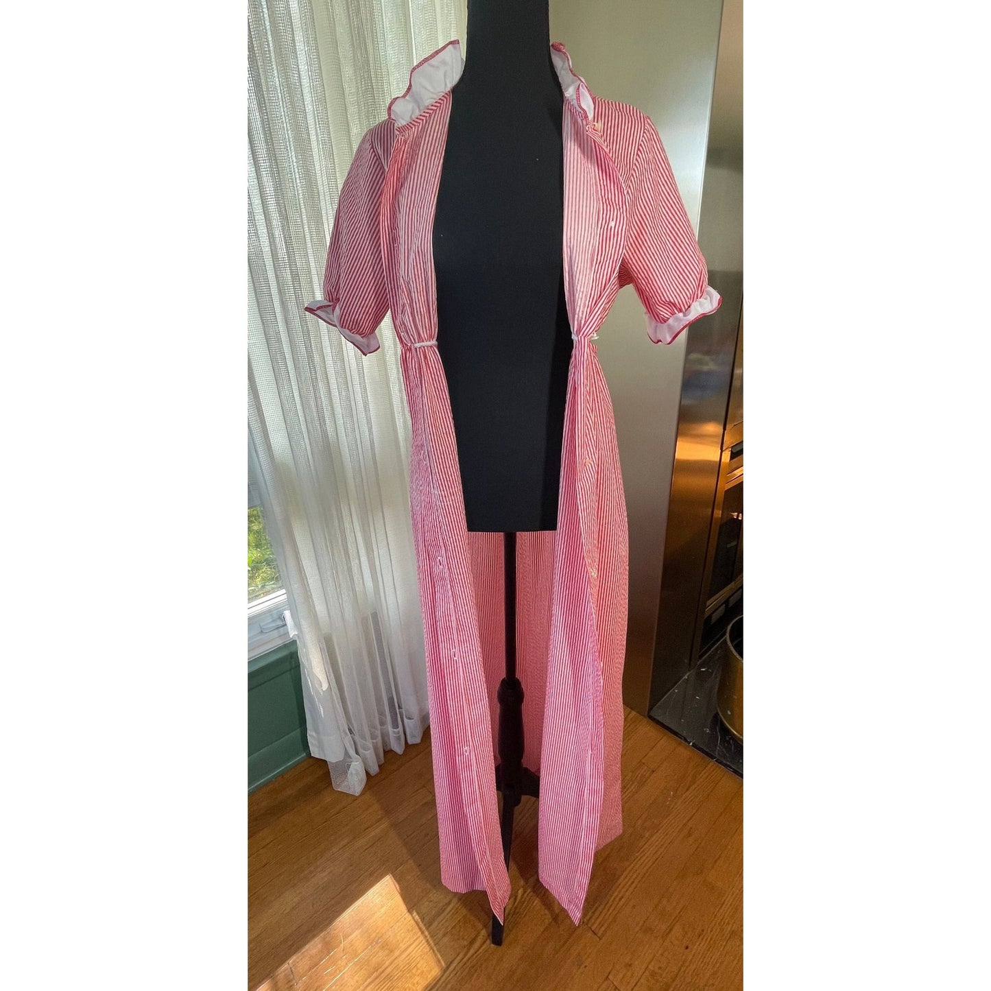 Vintage 70s dress, red stripes, elastic waist, ruffled collar and cuffs