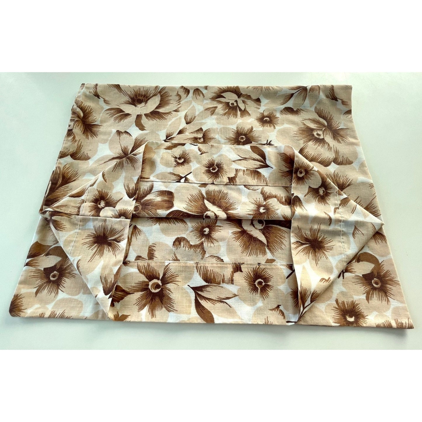 Vintage 80s pillowcase, beige and brown, large flowers, Wabasso